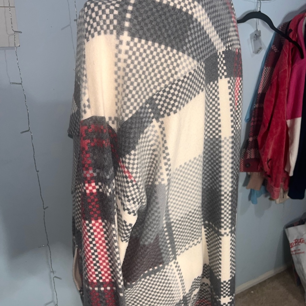 Zenana Shacket size large - Picture 2 of 3
